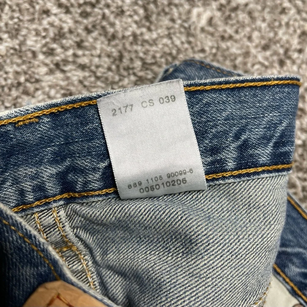 Levi's 501 Original Fit Medium Wash Button Fly Straight Jeans W33 L30